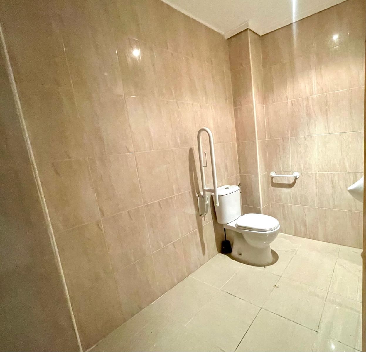 Erhverv til leje i Elche / Elx - € 350 (Ref: 9977437)