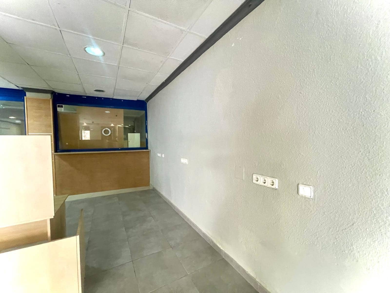 Erhverv til leje i Elche / Elx - € 350 (Ref: 9977437)