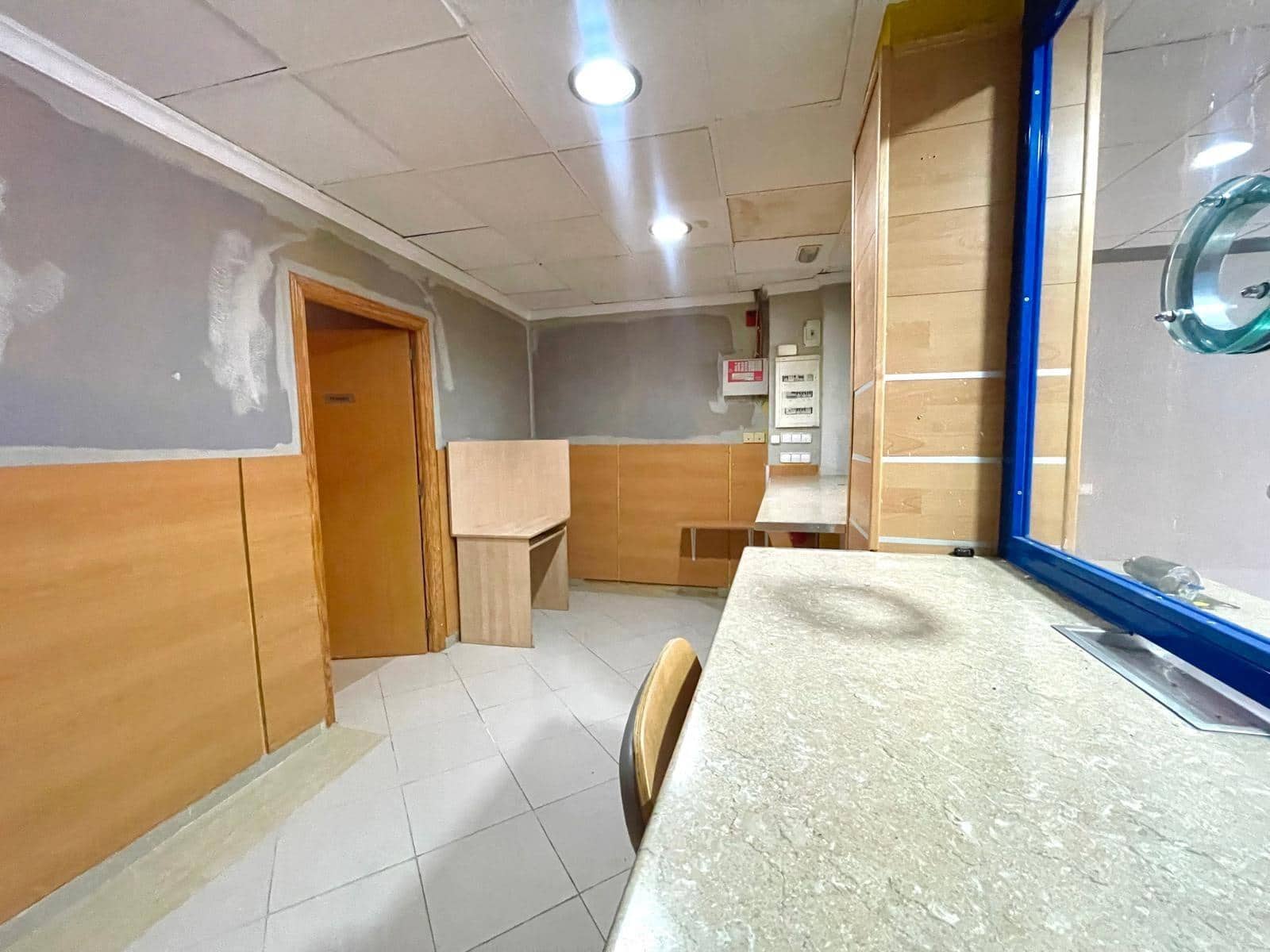 Erhverv til leje i Elche / Elx - € 350 (Ref: 9977437)