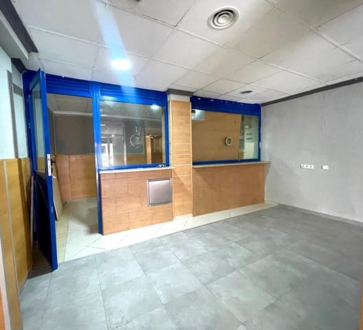 Commercieel te huur in Carrús Est - Camí dels Magros, Elche / Elx - € 350 (Ref: 9977437)