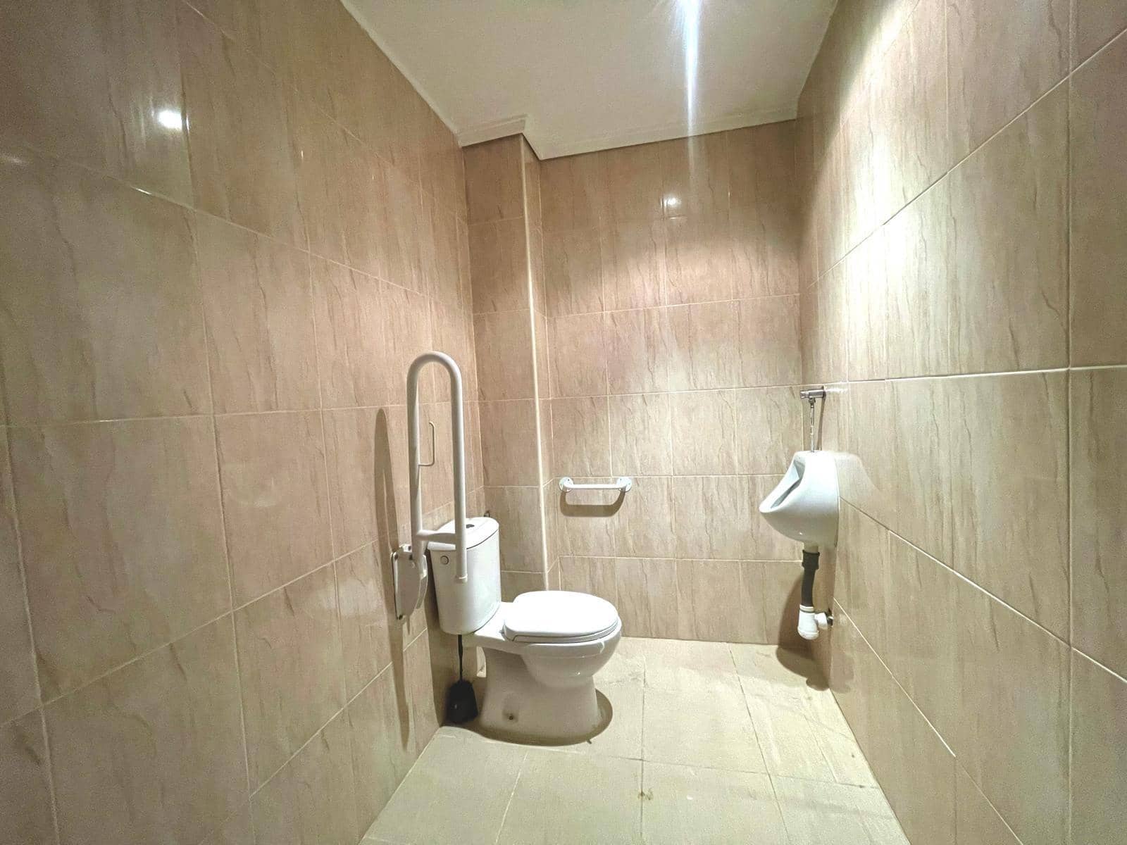 Erhverv til leje i Elche / Elx - € 350 (Ref: 9977437)