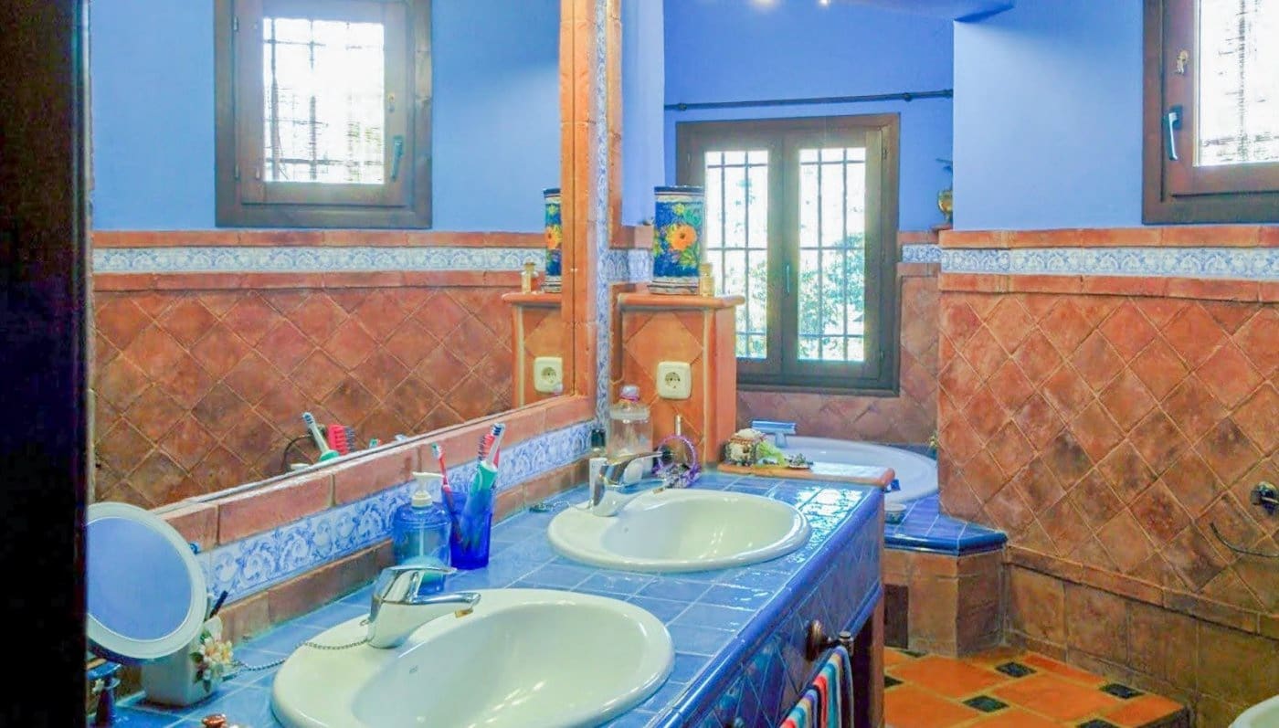 Chalet de 8 habitaciones en Alhaurín el Grande en venta con piscina garaje - 890.000 € (Ref: 9338829)