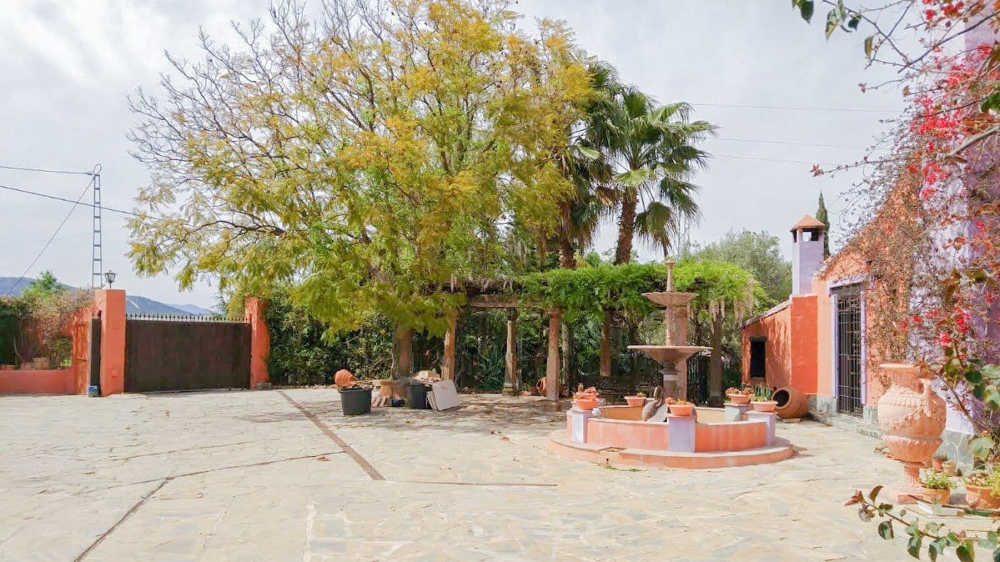 Chalet de 8 habitaciones en Alhaurín el Grande en venta con piscina garaje - 890.000 € (Ref: 9338829)