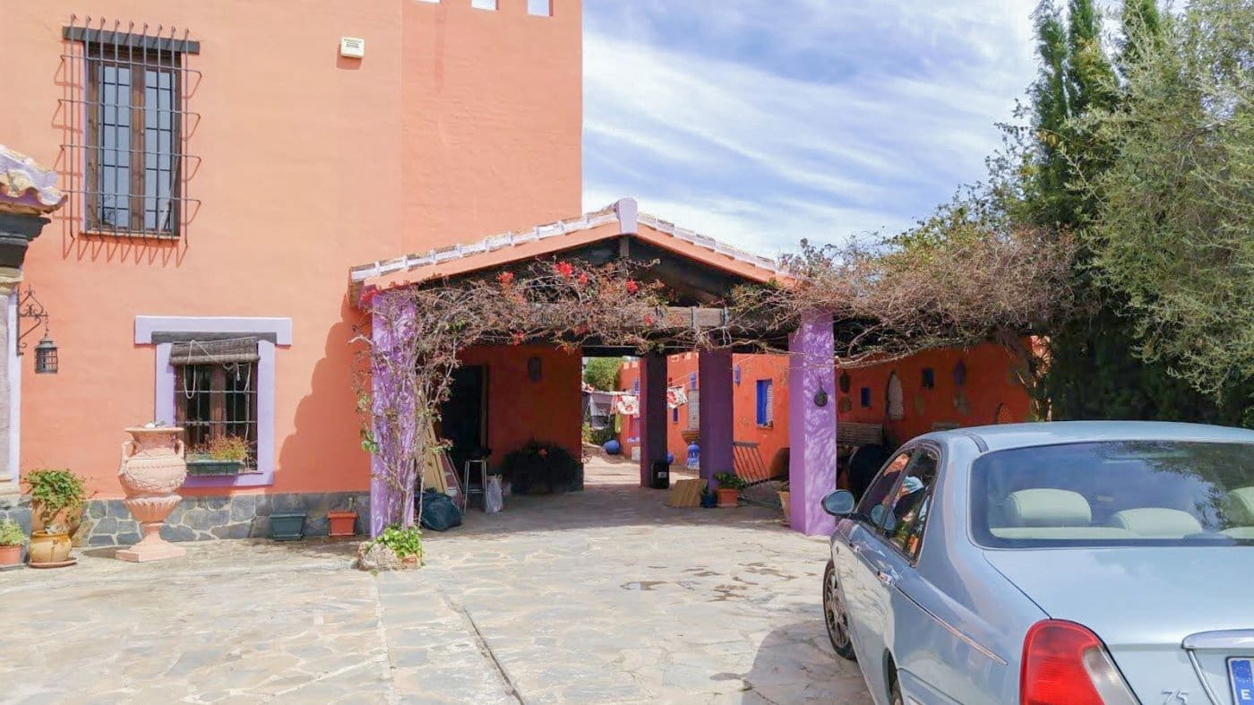 Chalet de 8 habitaciones en Alhaurín el Grande en venta con piscina garaje - 890.000 € (Ref: 9338829)