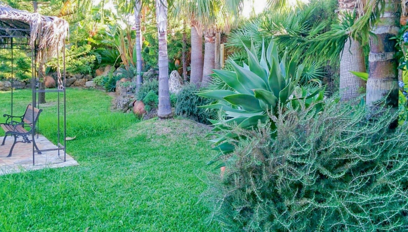 Chalet de 8 habitaciones en Alhaurín el Grande en venta con piscina garaje - 890.000 € (Ref: 9338829)