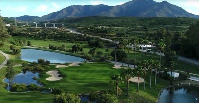3 sypialnia Mieszkanie na sprzedaż w Estepona Golf, Estepona z basenem garażem - 299 000 € (Ref: 9338846)