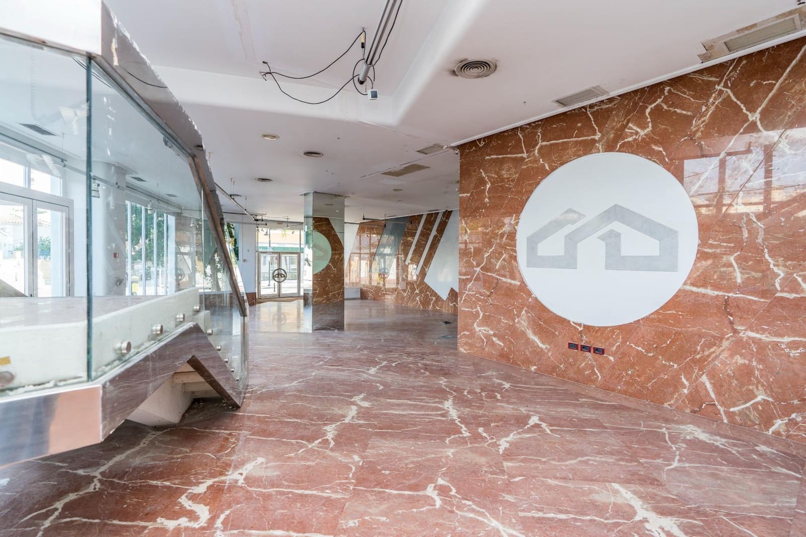 Commercial for sale in Fuengirola - € 940,000 (Ref: 9338881)