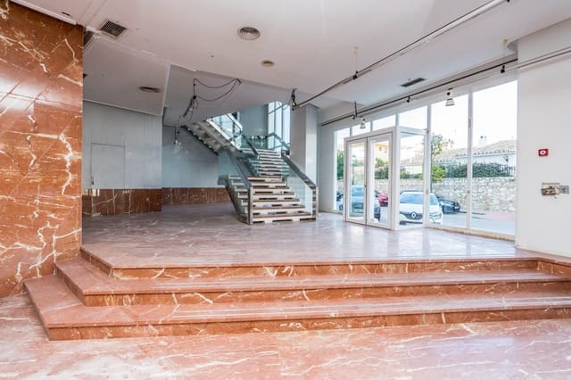 Commercial for sale in Castillo Sohail, Fuengirola - € 940,000 (Ref: 9338881)