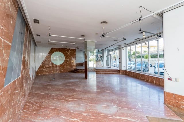 Commercial for sale in Castillo Sohail, Fuengirola - € 940,000 (Ref: 9338881)