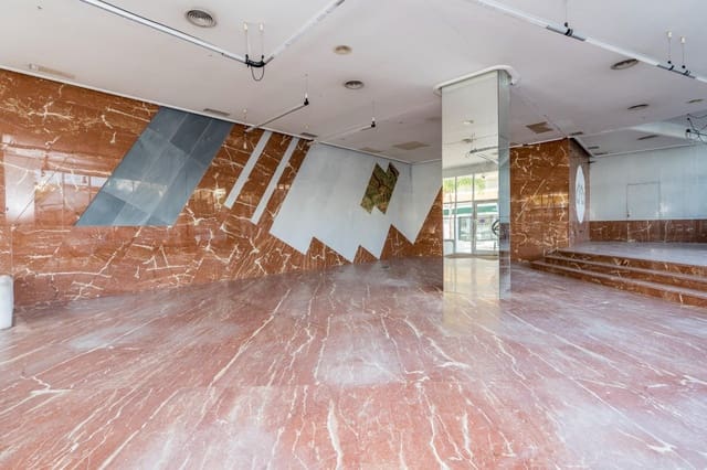 Commercial for sale in Castillo Sohail, Fuengirola - € 940,000 (Ref: 9338881)