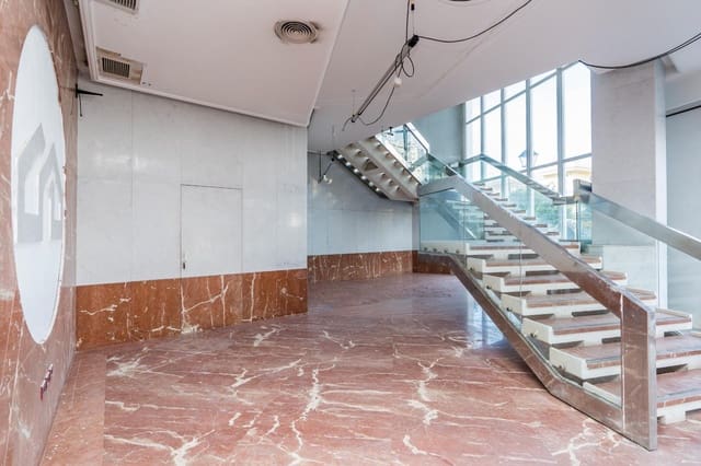 Commercial for sale in Castillo Sohail, Fuengirola - € 940,000 (Ref: 9338881)