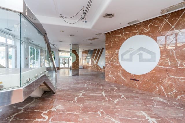 Commercial for sale in Castillo Sohail, Fuengirola - € 940,000 (Ref: 9338881)