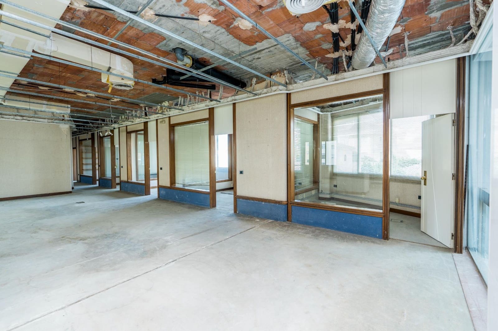 Commercial for sale in Fuengirola - € 940,000 (Ref: 9338881)