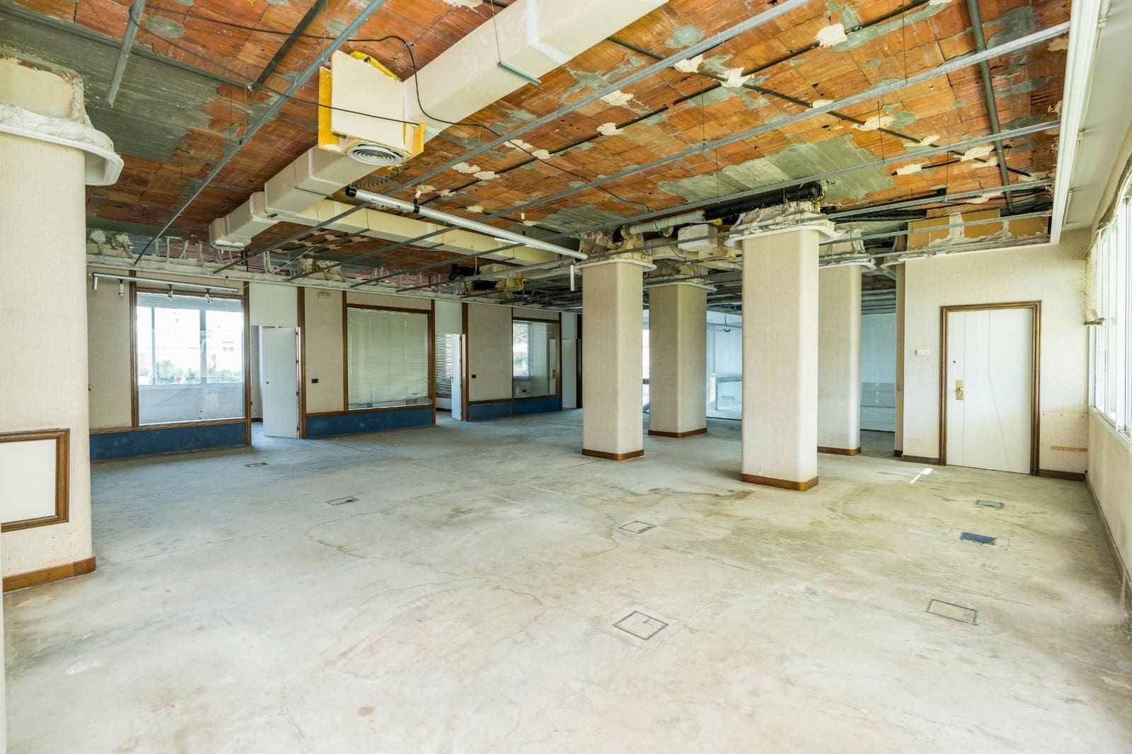 Commercial for sale in Fuengirola - € 940,000 (Ref: 9338881)