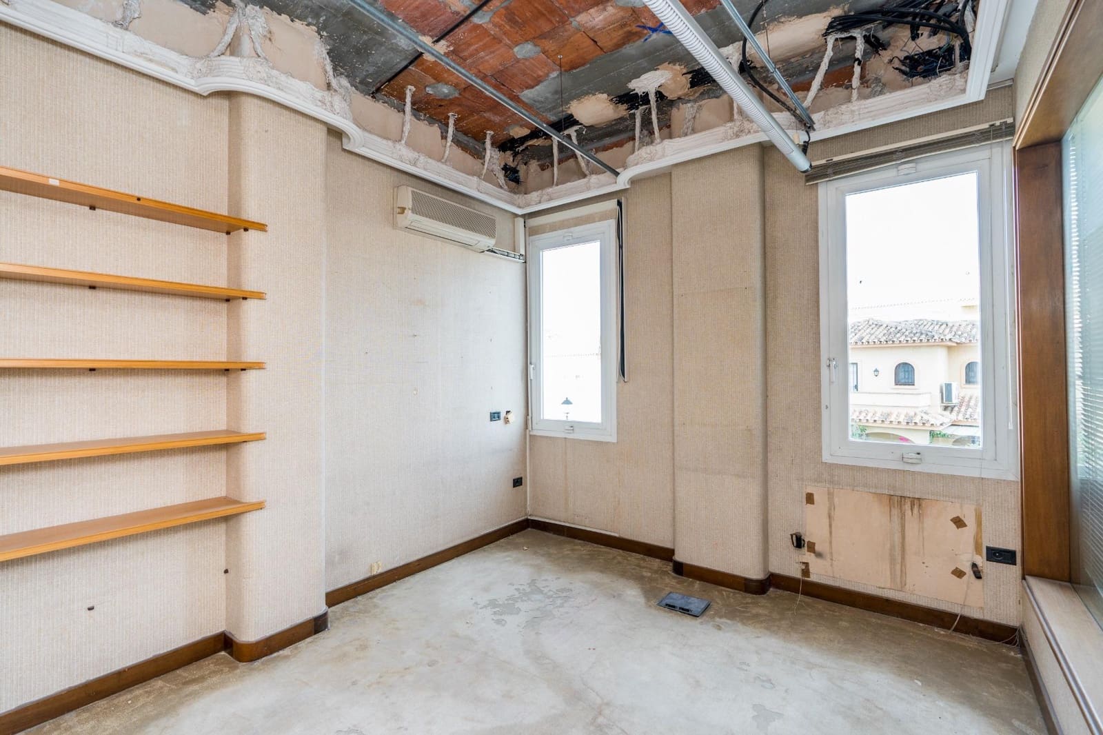 Commercial for sale in Fuengirola - € 940,000 (Ref: 9338881)