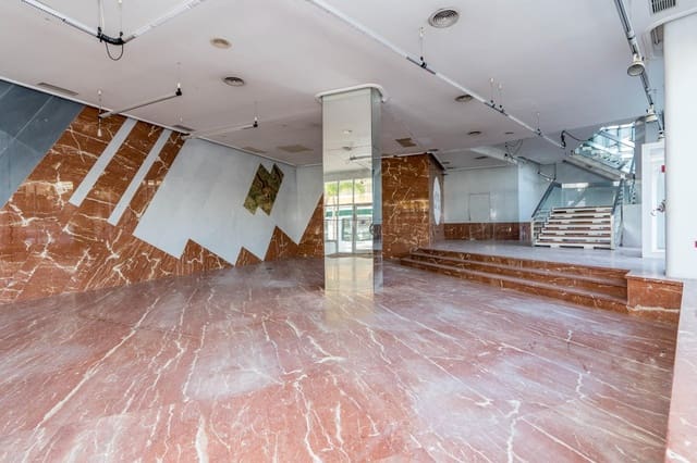 Commercial for sale in Castillo Sohail, Fuengirola - € 940,000 (Ref: 9338881)