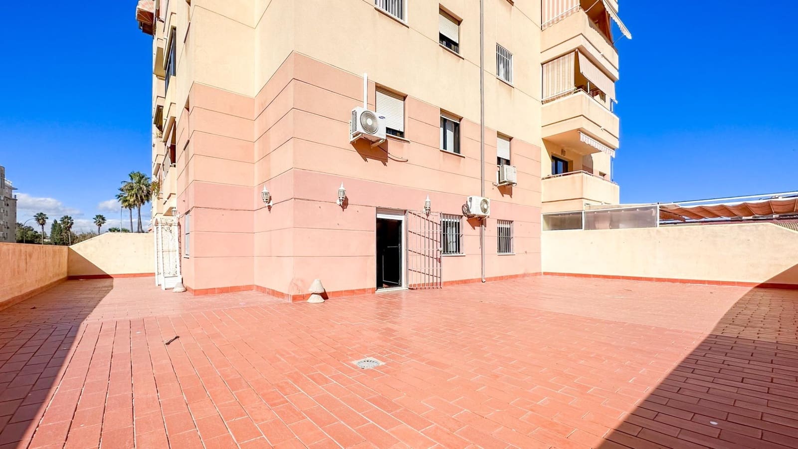 4 soveværelse Lejlighed til salg i Malaga by med swimmingpool - € 450.000 (Ref: 9338888)