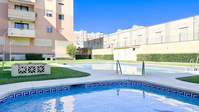 4 soveværelse Lejlighed til salg i La Luz, Málaga by med swimmingpool - € 450.000 (Ref: 9338888)