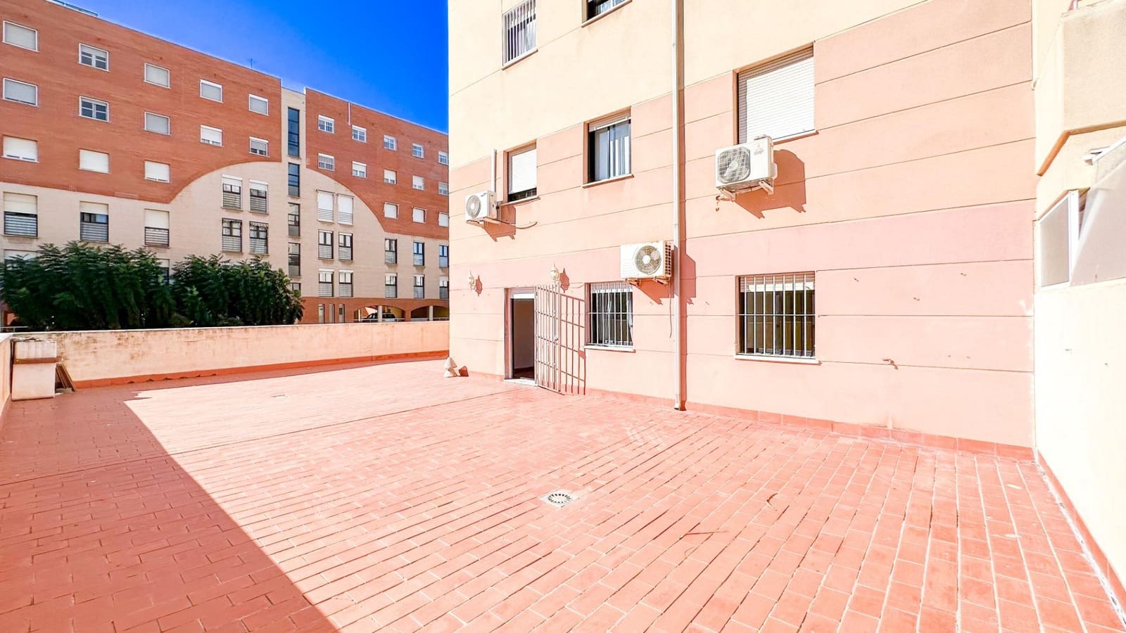 4 soveværelse Lejlighed til salg i Malaga by med swimmingpool - € 450.000 (Ref: 9338888)