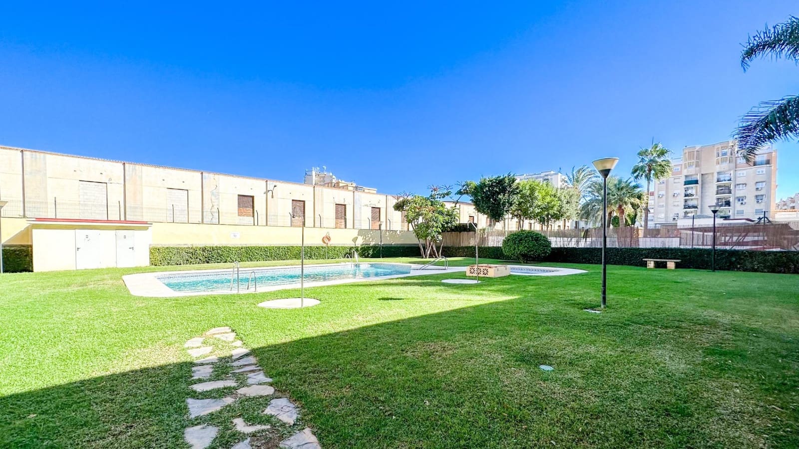 4 soveværelse Lejlighed til salg i Malaga by med swimmingpool - € 450.000 (Ref: 9338888)