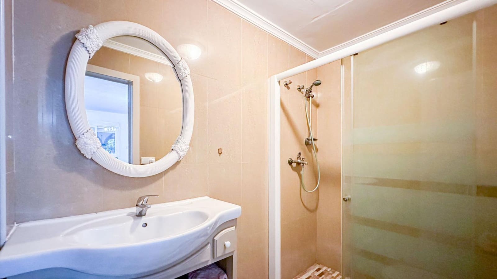 12 makuuhuone Huvila myytävänä paikassa Alhaurin el Grande mukana uima-altaan 
autotalli - 960 000 € (Ref: 9338889)