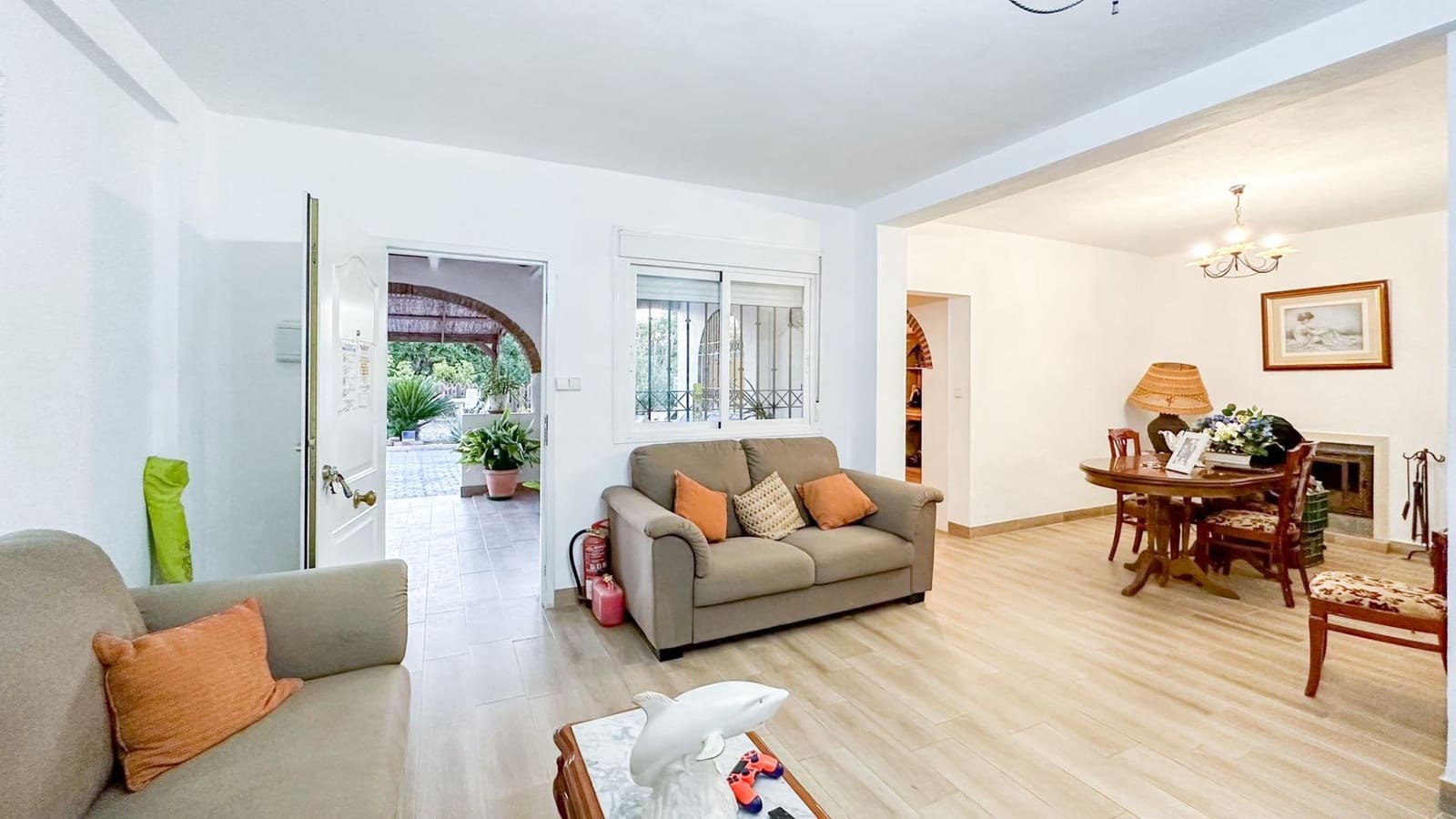 12 makuuhuone Huvila myytävänä paikassa Alhaurin el Grande mukana uima-altaan 
autotalli - 960 000 € (Ref: 9338889)