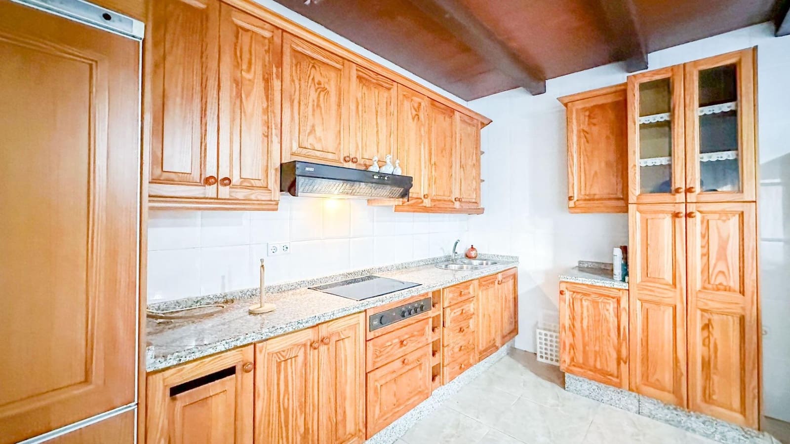 12 makuuhuone Huvila myytävänä paikassa Alhaurin el Grande mukana uima-altaan 
autotalli - 960 000 € (Ref: 9338889)