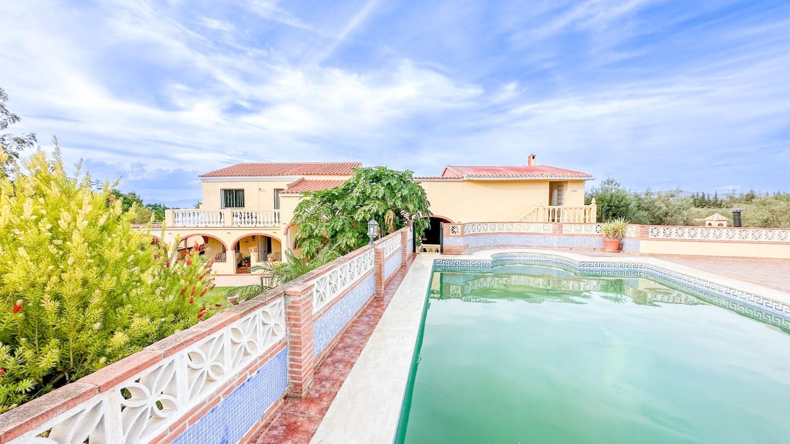 12 sypialnia Willa na sprzedaż w Alhaurin el Grande z basenem garażem - 990 000 € (Ref: 9338890)