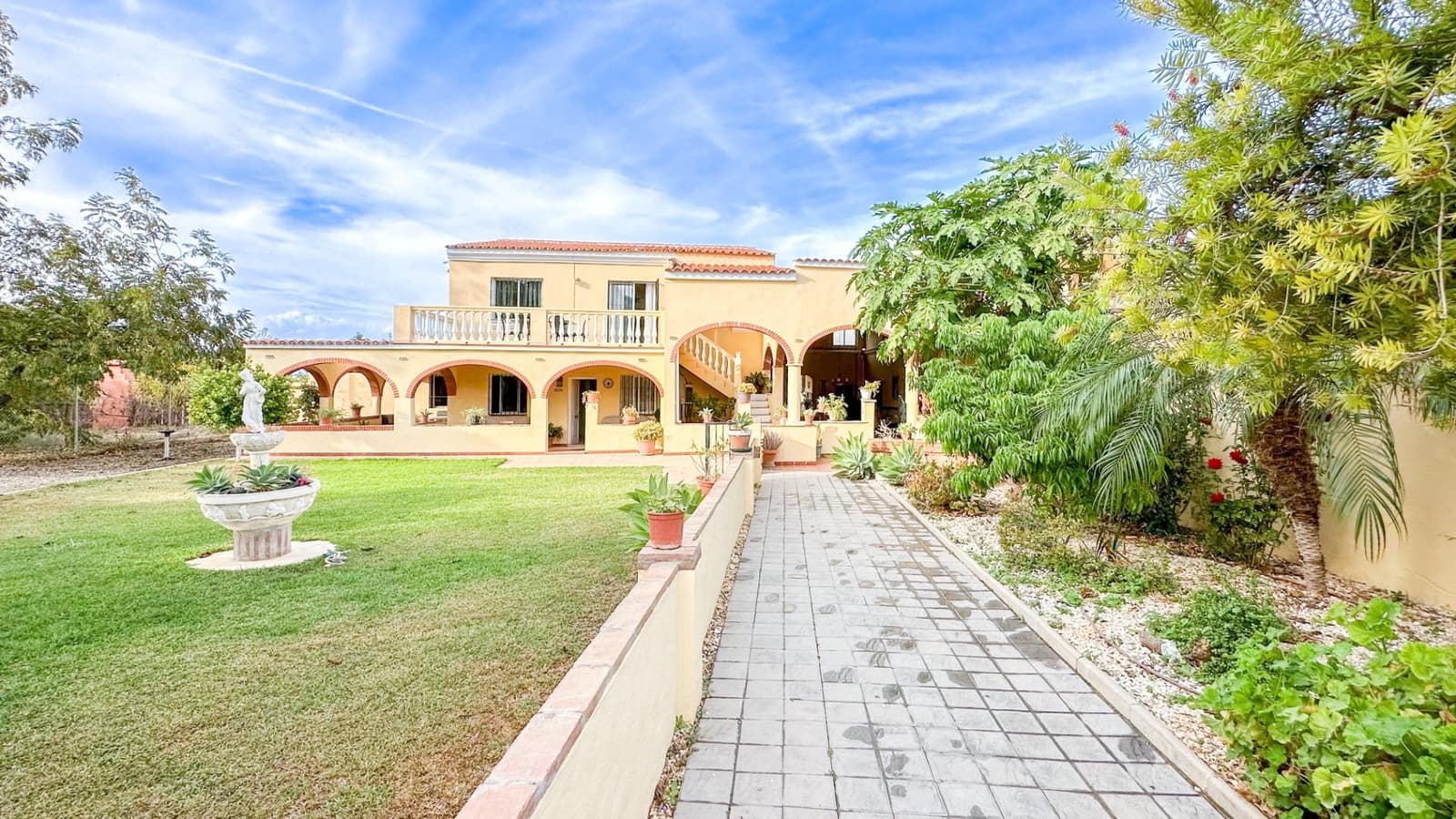 12 sypialnia Willa na sprzedaż w Alhaurin el Grande z basenem garażem - 990 000 € (Ref: 9338890)