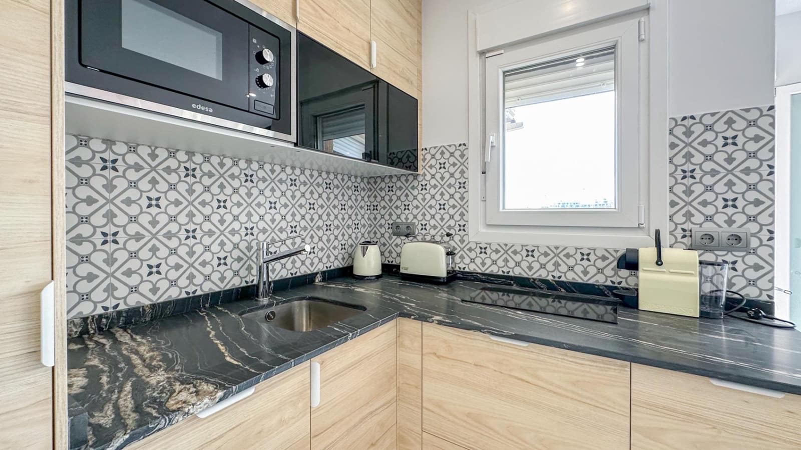 1 bedroom Flat for rent in Churriana with pool garage - € 1,800 (Ref: 9338895)