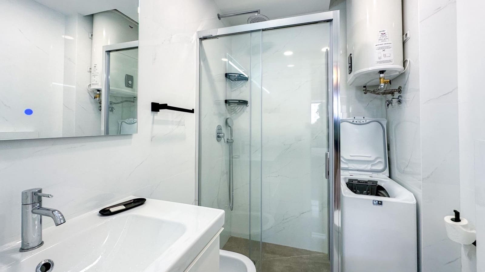 1 bedroom Flat for rent in Churriana with pool garage - € 1,800 (Ref: 9338895)