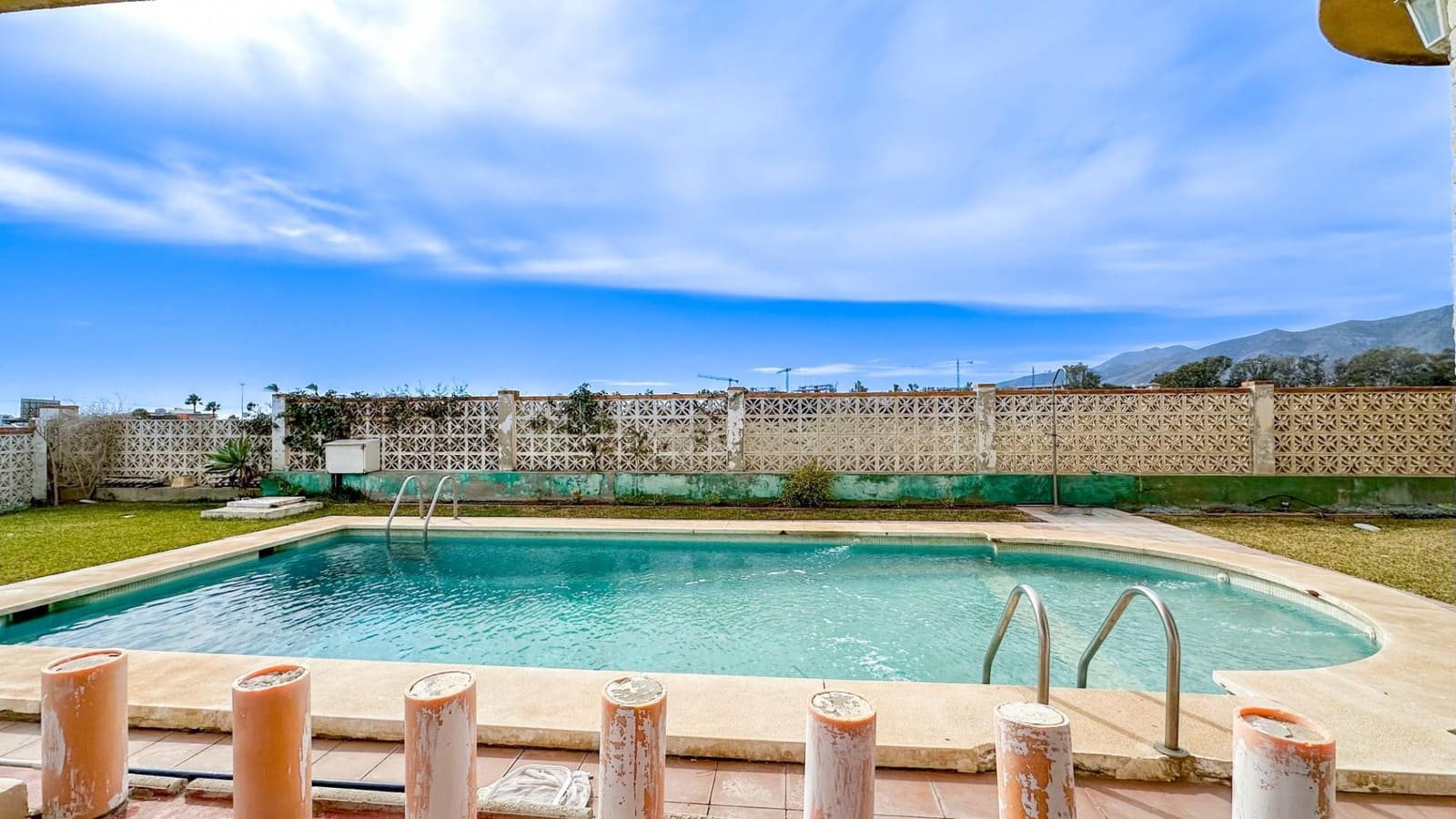 1 bedroom Flat for rent in Churriana with pool garage - € 1,800 (Ref: 9338895)