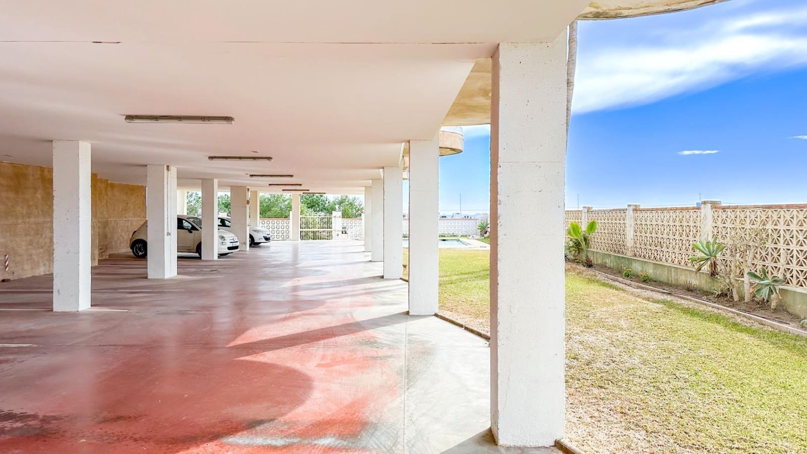 1 bedroom Flat for rent in Churriana with pool garage - € 1,800 (Ref: 9338895)