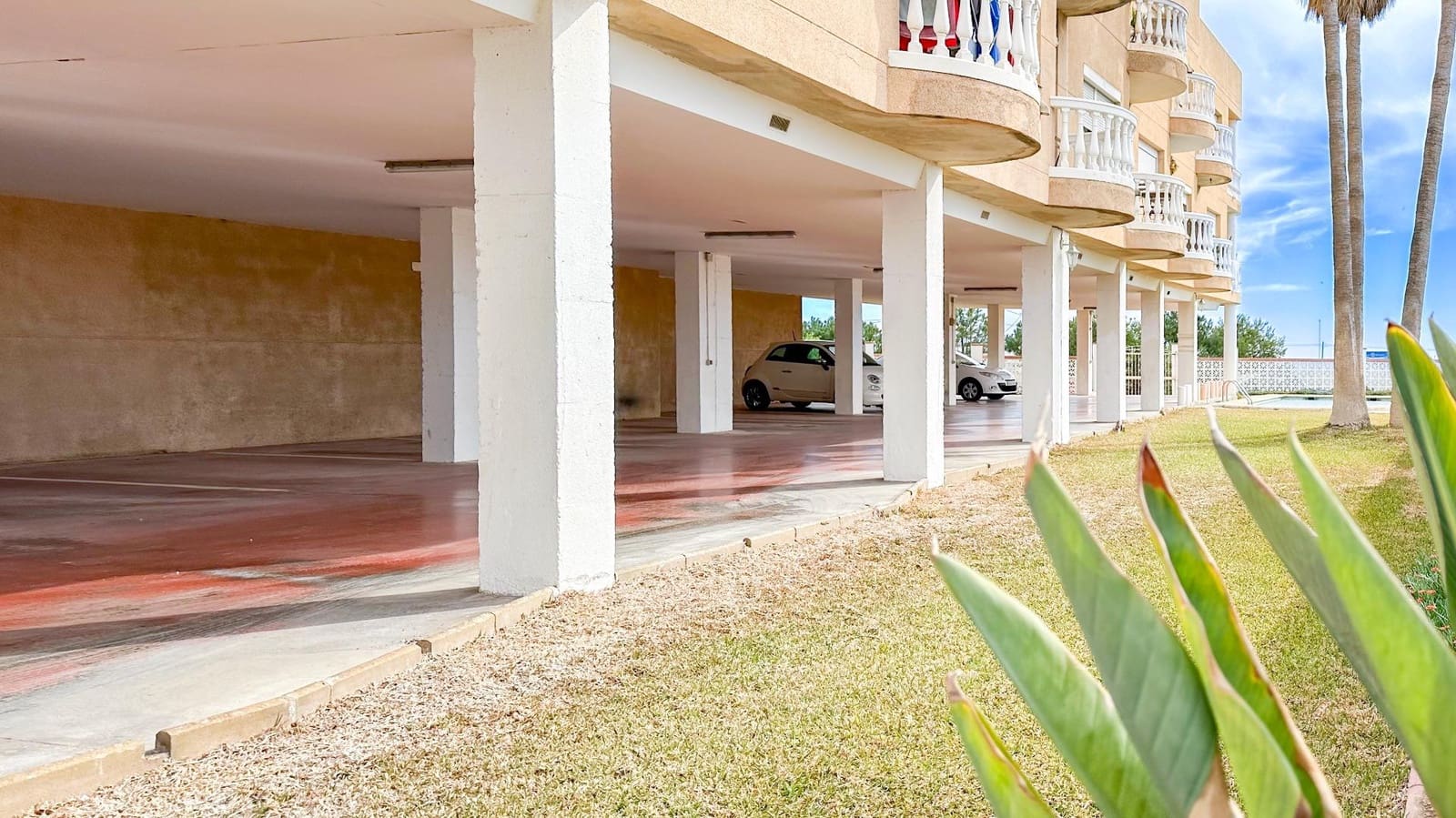 1 bedroom Flat for rent in Churriana with pool garage - € 1,800 (Ref: 9338895)