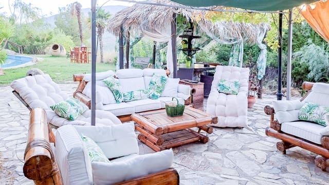 6 makuuhuone Huvila myytävänä paikassa Jaén kaupunki mukana uima-altaan 
autotalli - 359 900 € (Ref: 9338896)