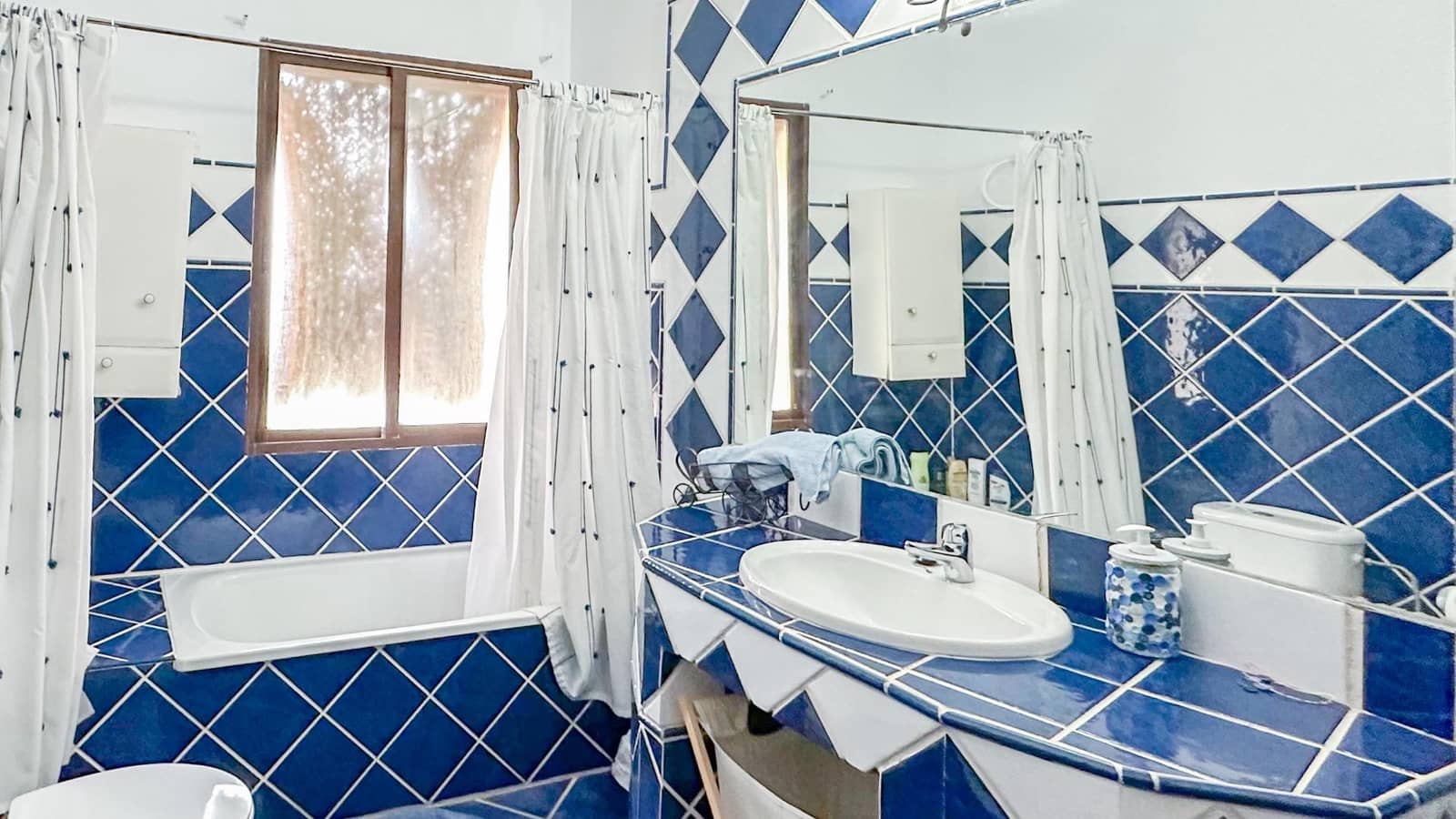 6 sovrum Villa till salu i Jaen stad med pool garage - 359 900 € (Ref: 9338896)