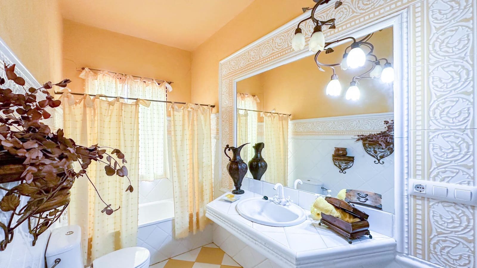 6 sovrum Villa till salu i Jaen stad med pool garage - 359 900 € (Ref: 9338896)