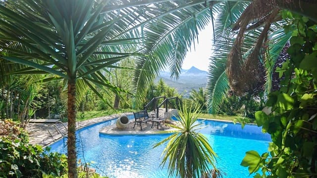 6 makuuhuone Huvila myytävänä paikassa Jaén kaupunki mukana uima-altaan 
autotalli - 359 900 € (Ref: 9338896)