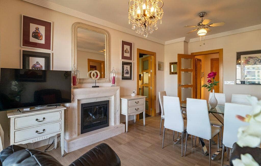 2 soverom Leilighet til leie i Malaga by med garasje - € 1 800 (Ref: 9338901)