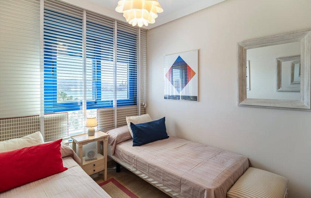 2 soverom Leilighet til leie i Malaga by med garasje - € 1 800 (Ref: 9338901)