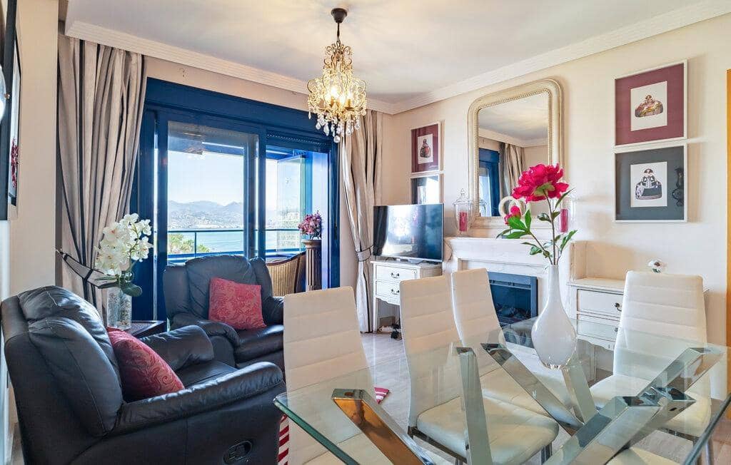 2 soverom Leilighet til leie i Malaga by med garasje - € 1 800 (Ref: 9338901)