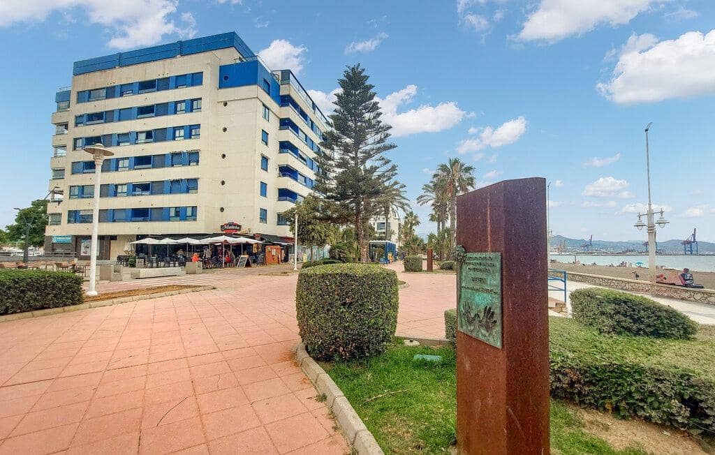 2 soverom Leilighet til leie i Malaga by med garasje - € 1 800 (Ref: 9338901)