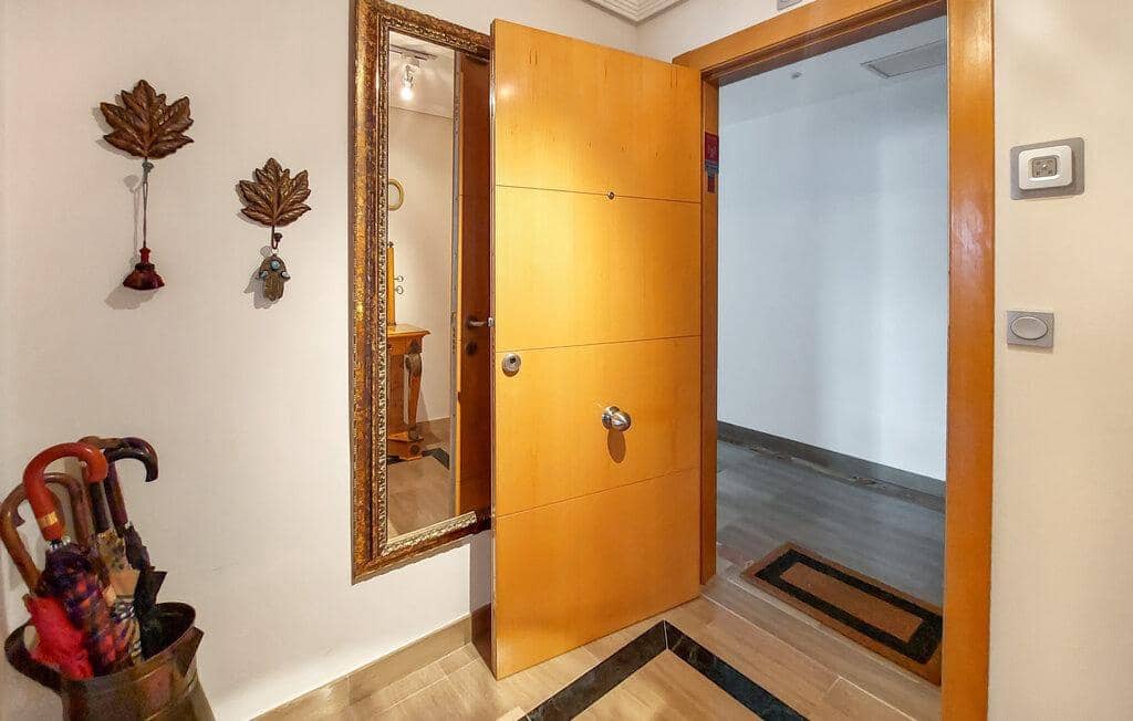 2 soverom Leilighet til leie i Malaga by med garasje - € 1 800 (Ref: 9338901)