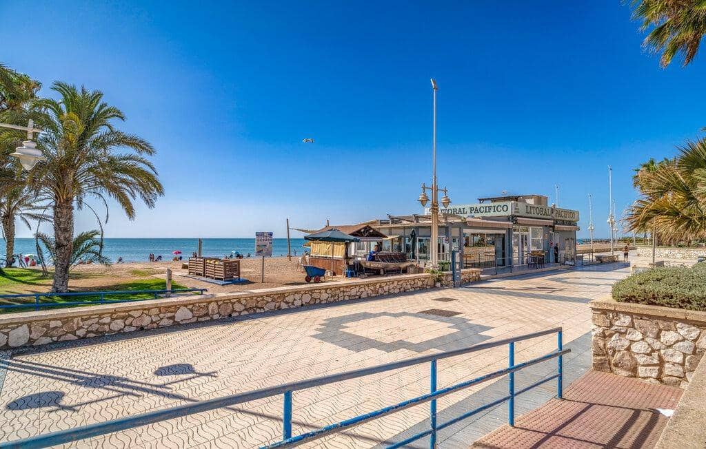2 soverom Leilighet til leie i Malaga by med garasje - € 1 800 (Ref: 9338901)
