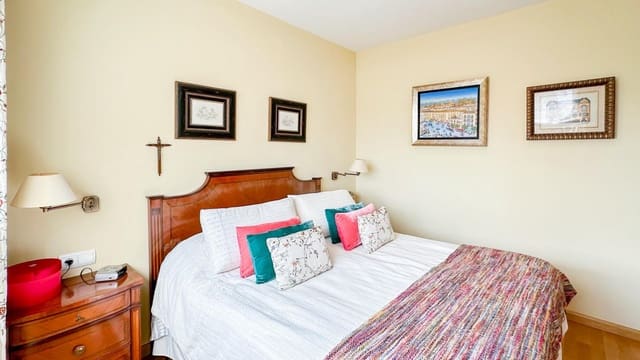 3 soverom Leilighet til salgs i San Andres, Málaga by med garasje - € 825 000 (Ref: 9338902)