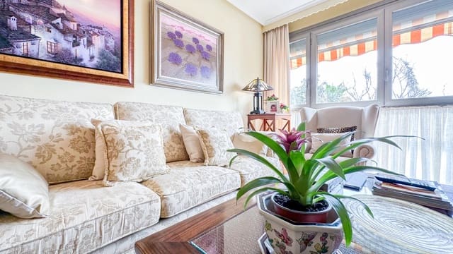 3 soverom Leilighet til salgs i San Andres, Málaga by med garasje - € 825 000 (Ref: 9338902)