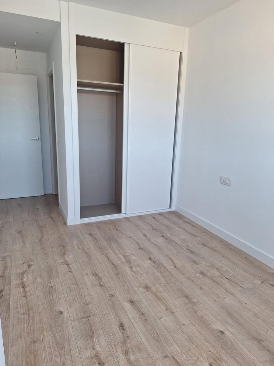 2 soveværelse Lejlighed til salg i Malaga by med swimmingpool garage - € 387.000 (Ref: 9338947)