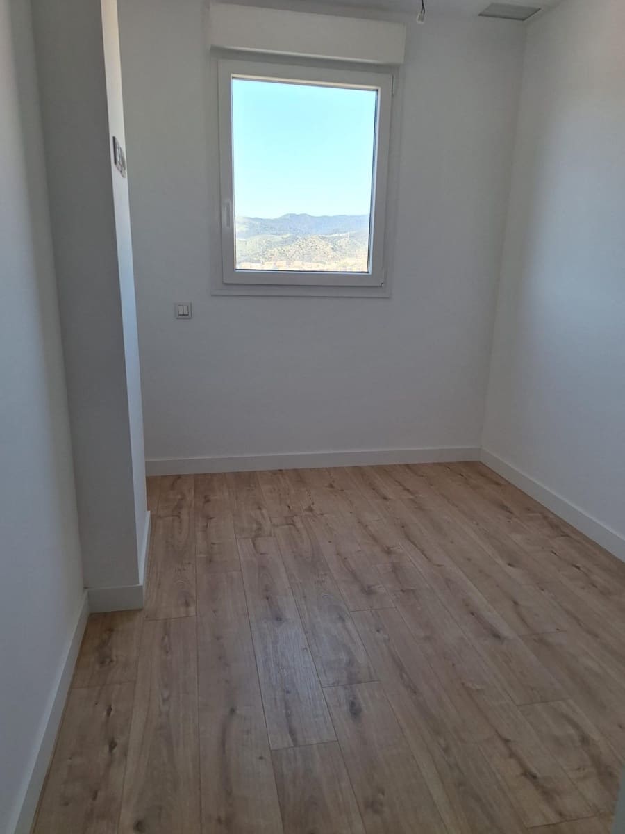 2 soveværelse Lejlighed til salg i Malaga by med swimmingpool garage - € 387.000 (Ref: 9338947)