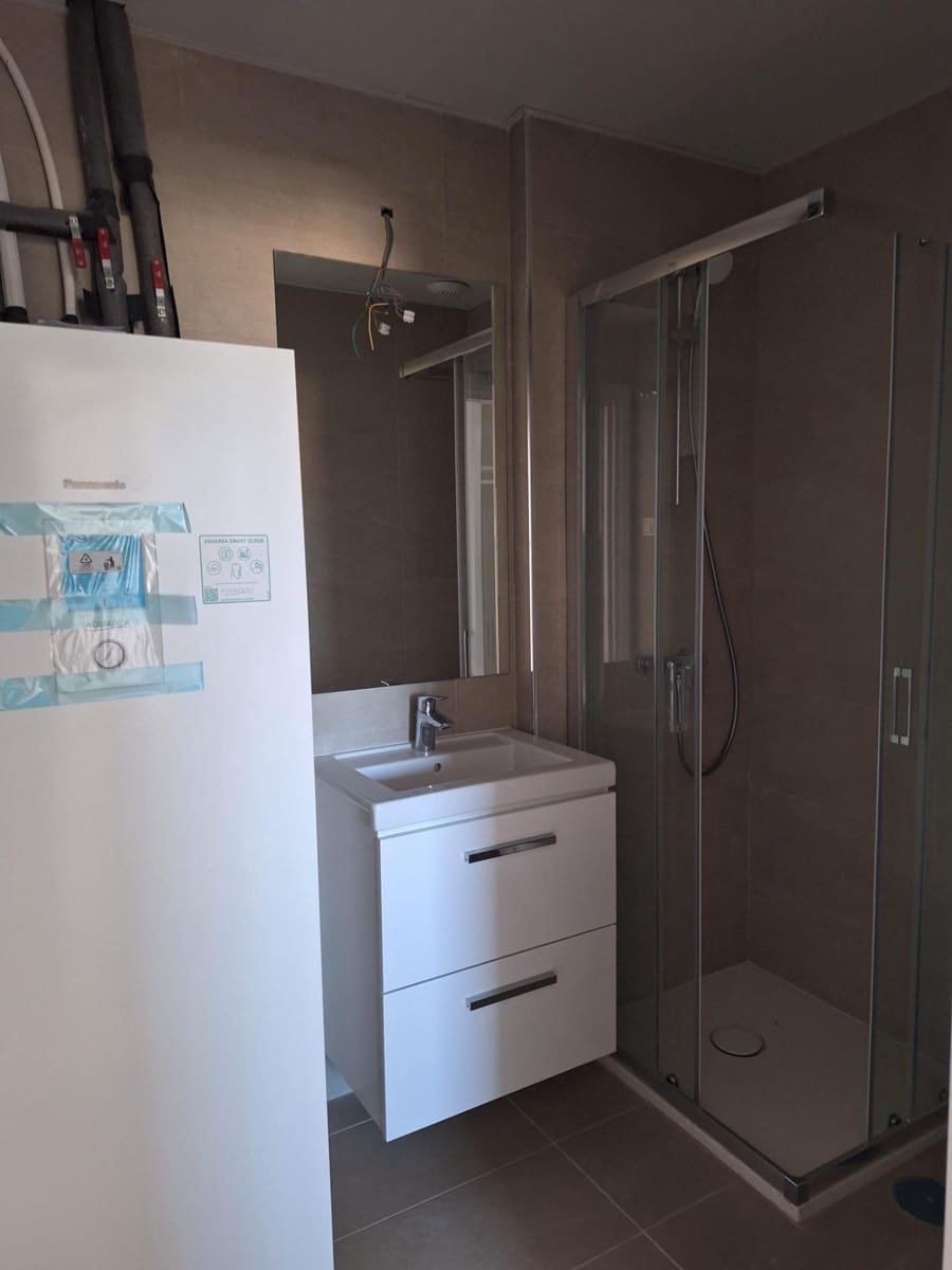 2 soveværelse Lejlighed til salg i Malaga by med swimmingpool garage - € 390.000 (Ref: 9338948)