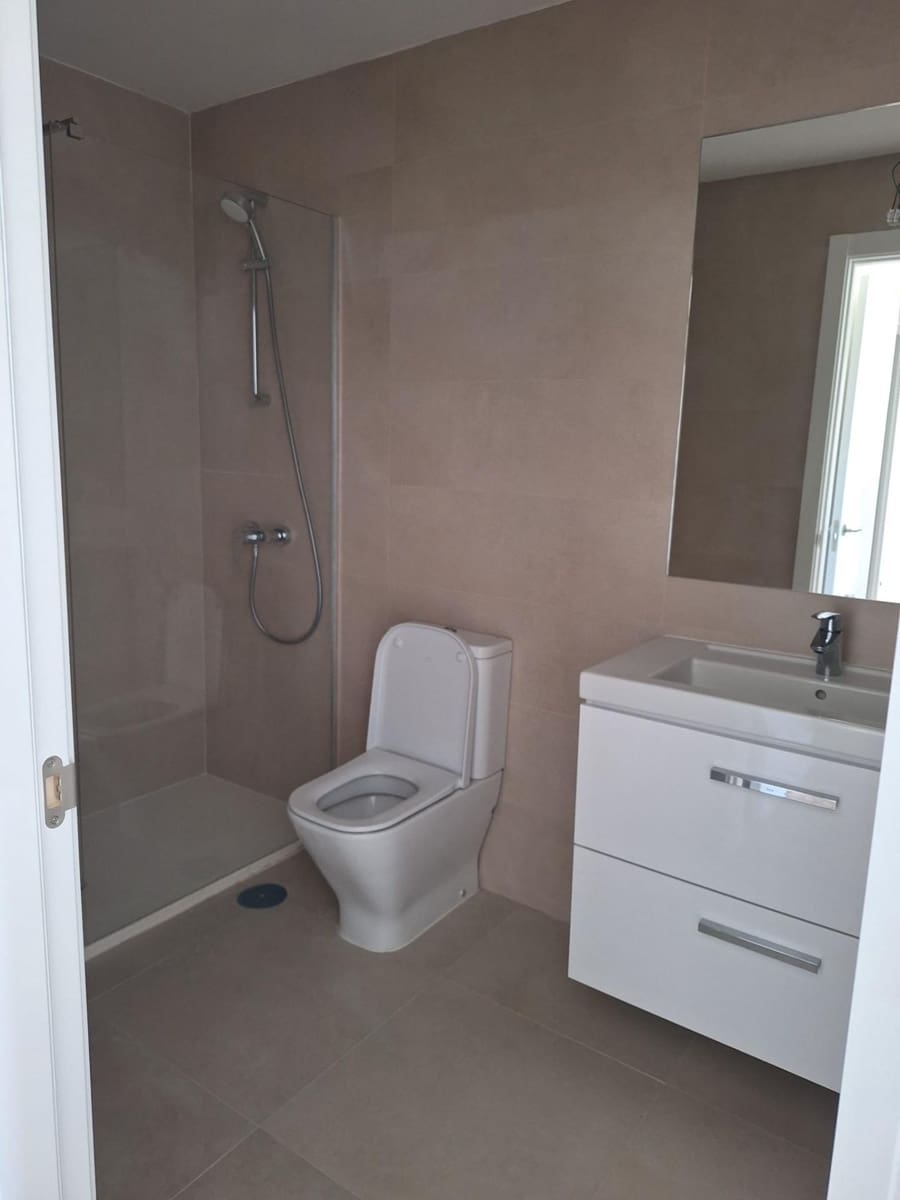 2 soveværelse Lejlighed til salg i Malaga by med swimmingpool garage - € 390.000 (Ref: 9338948)